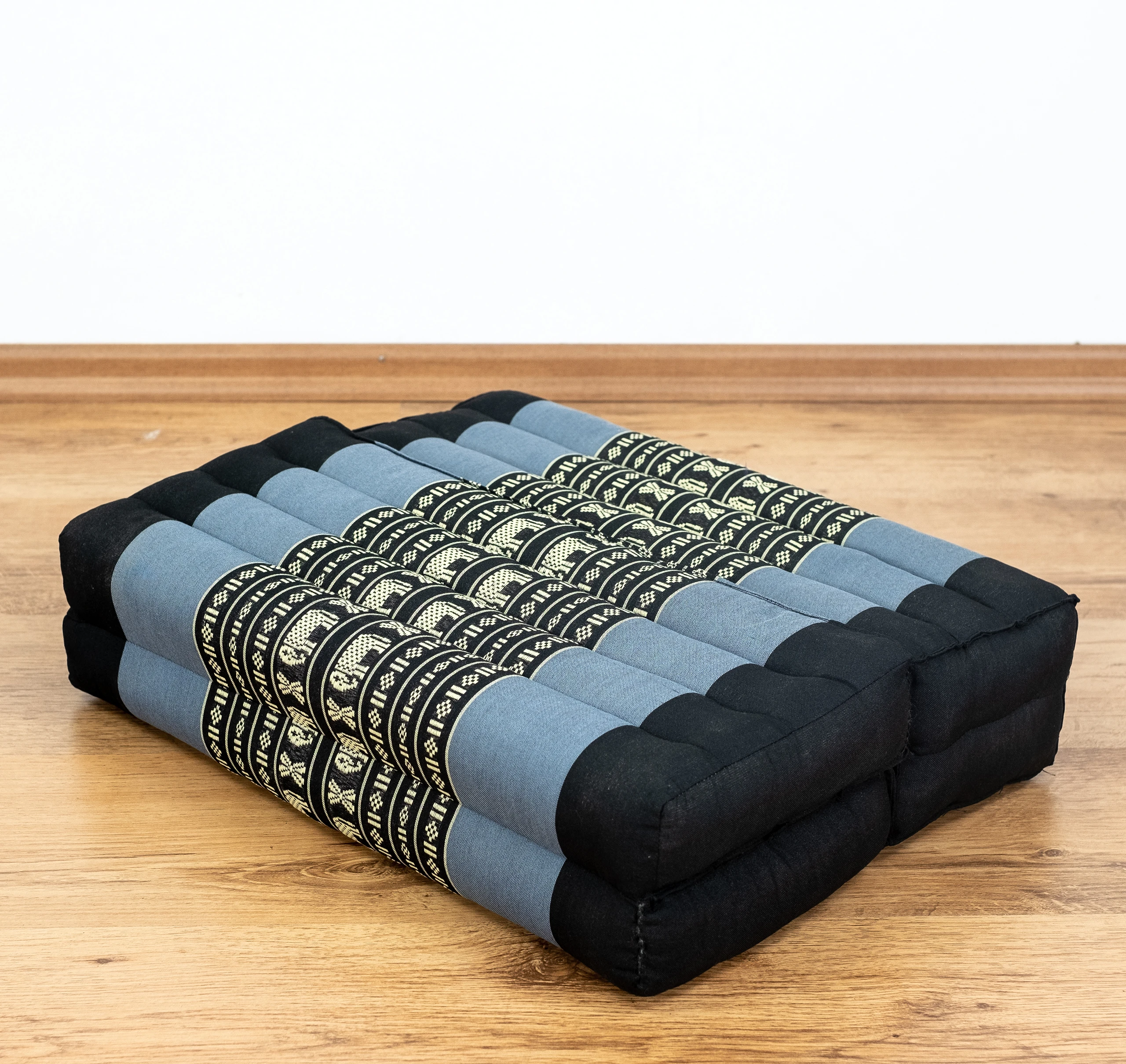 Klappstuetzkissen-blau-Elefanten-1_frei Kapok Support Cushion Foldable