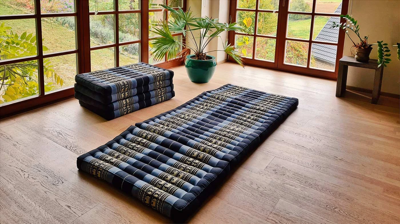 Minimalism and Thai cushions: The perfect combination for your home