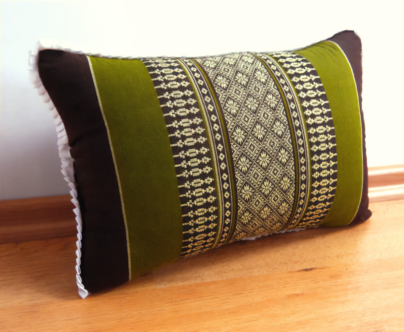 Kapok Throw Pillow