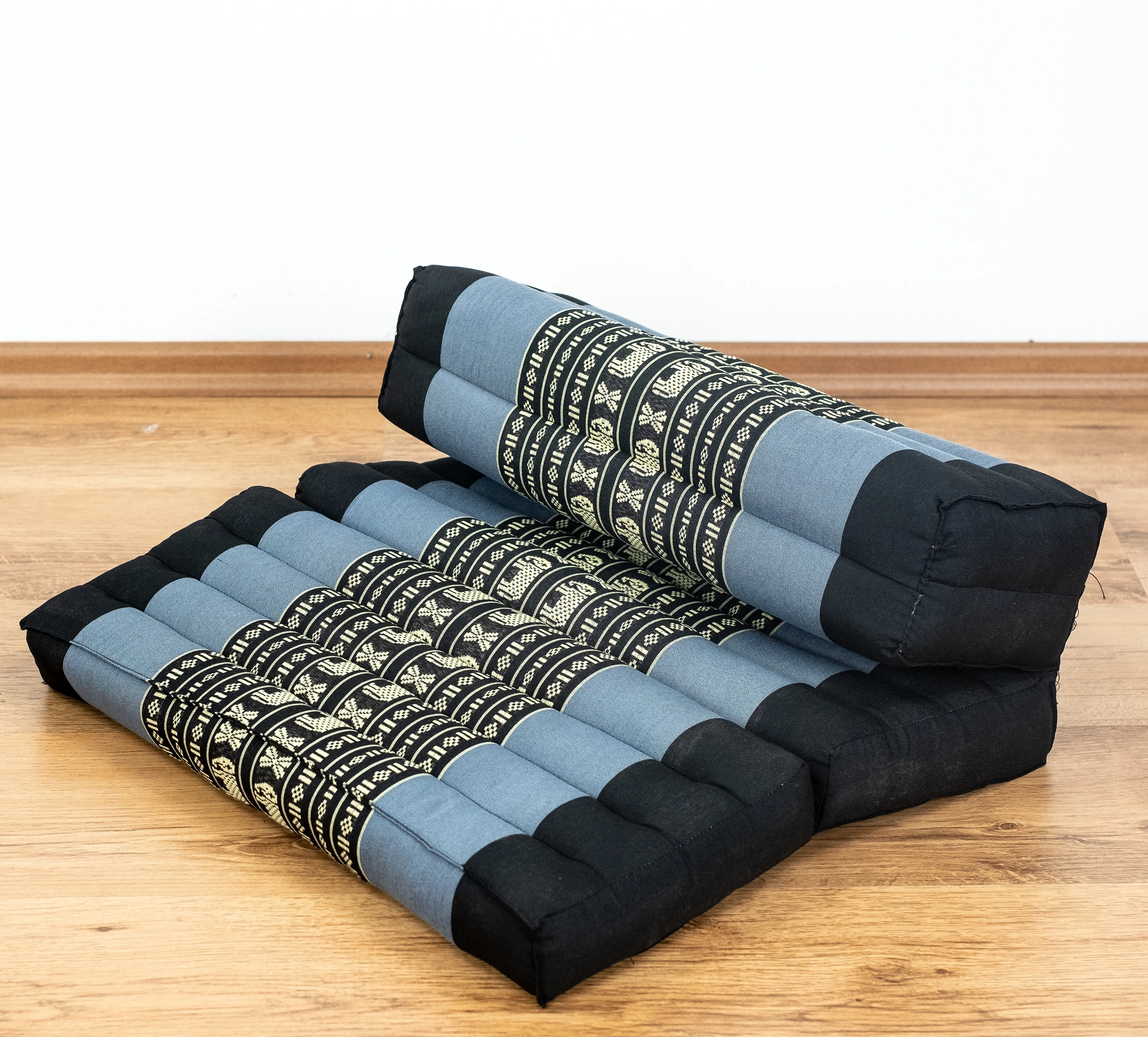 Klappstuetzkissen-blau-Elefanten-1_frei Kapok Support Cushion Foldable